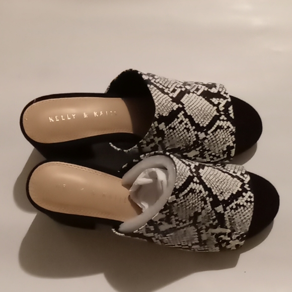 Kelly & Katie sandals size 8 - Picture 6 of 6